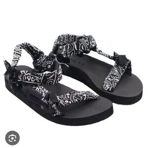Black Patterned Sandals